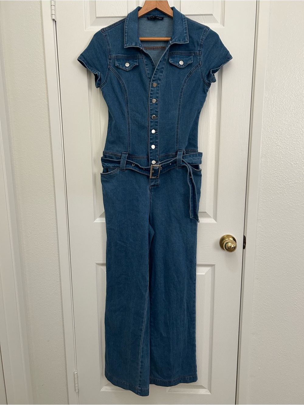 Haute Monde Blue Denim Short-Sleeve Jumpsuit with Belt | Size Small